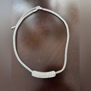 Vintage 1980’s Silver coloured necklace.